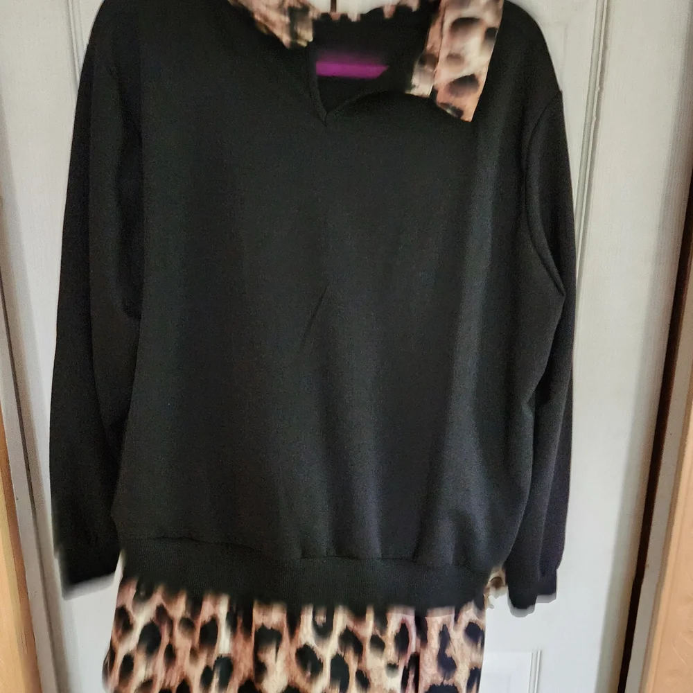 Leopard Print Layered Black Top - Picture 7 of 9